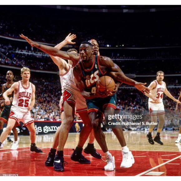 Authentic Mitchell & Ness Shawn Kemp NBA Seattle Supersonics 96 Finals Jersey 44 - Picture 14 of 15